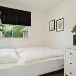 Stunning In With Wifi Casa vacanze Bogense