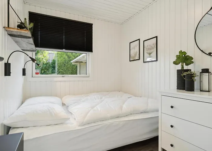 Stunning In With Wifi Casa vacanze Bogense