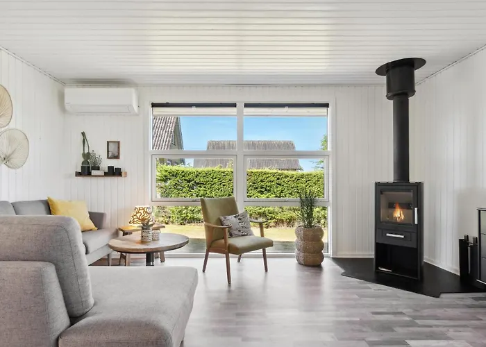 Stunning In With Wifi Casa vacanze Bogense